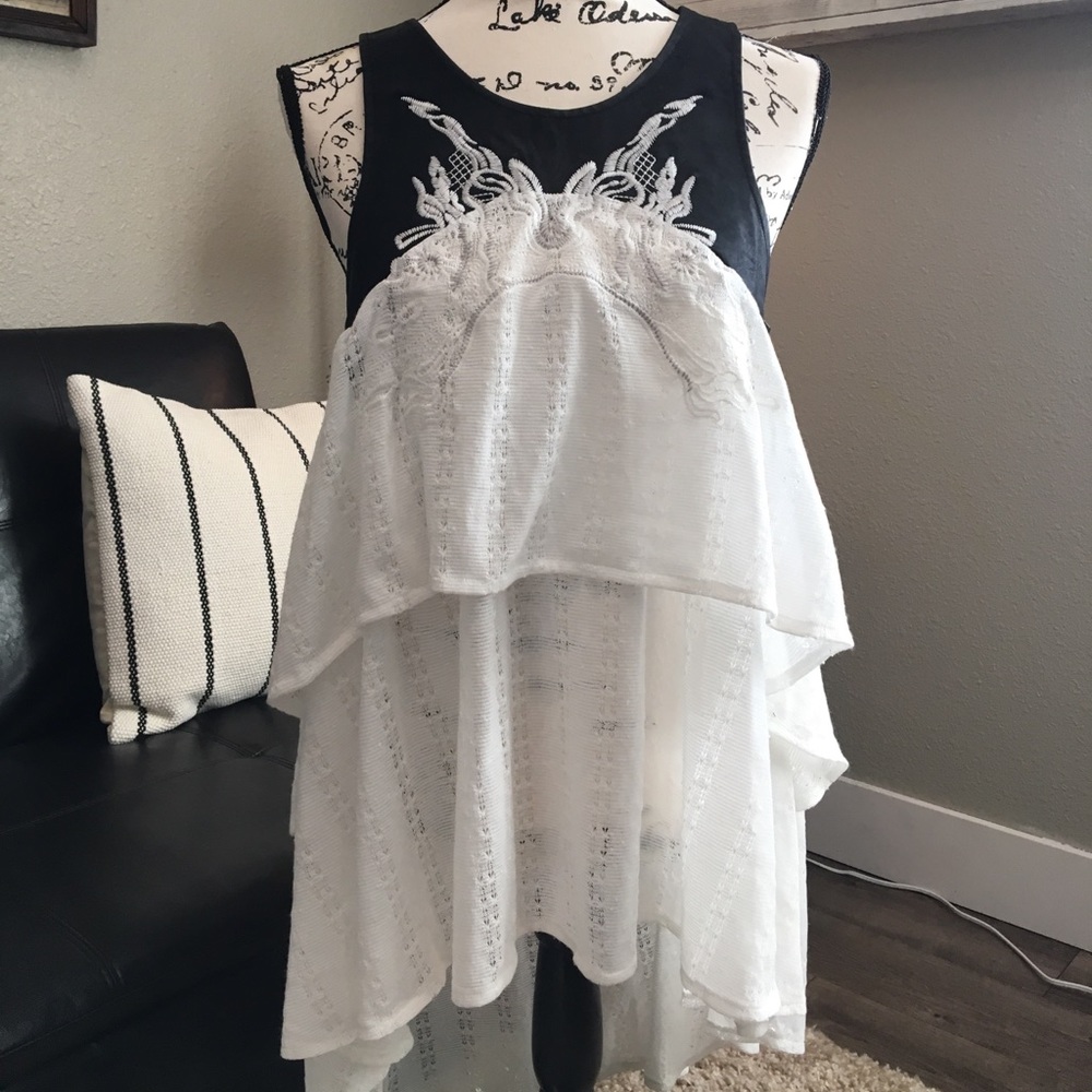 NWOT Free People embroidered top